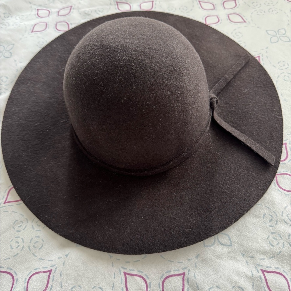 BRAND NEW Julia Sally chocolate brown wool hat.